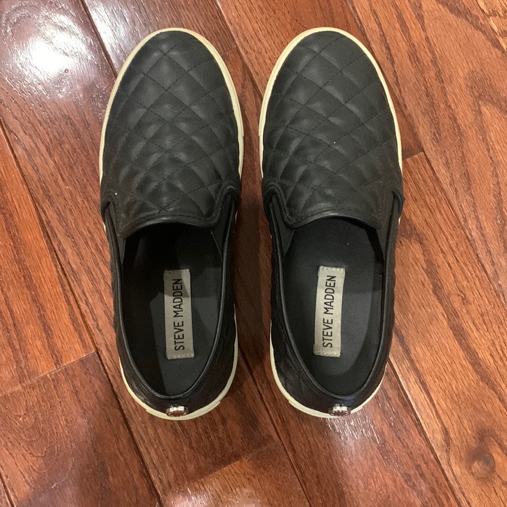 steve madden slip on
